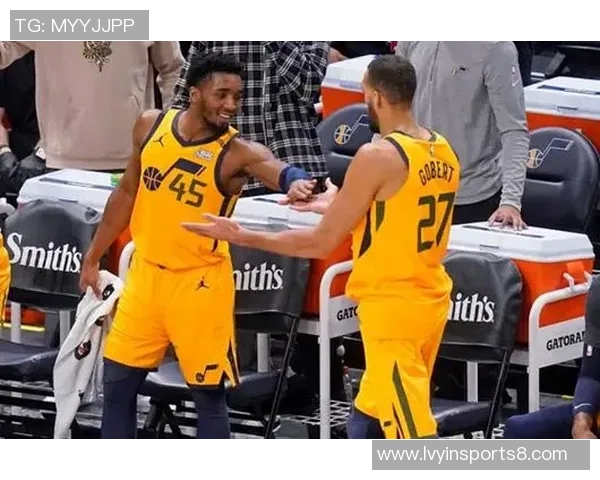 太阳与爵士的巅峰对决谁能在季后赛中笑到最后精彩赛事前瞻与分析